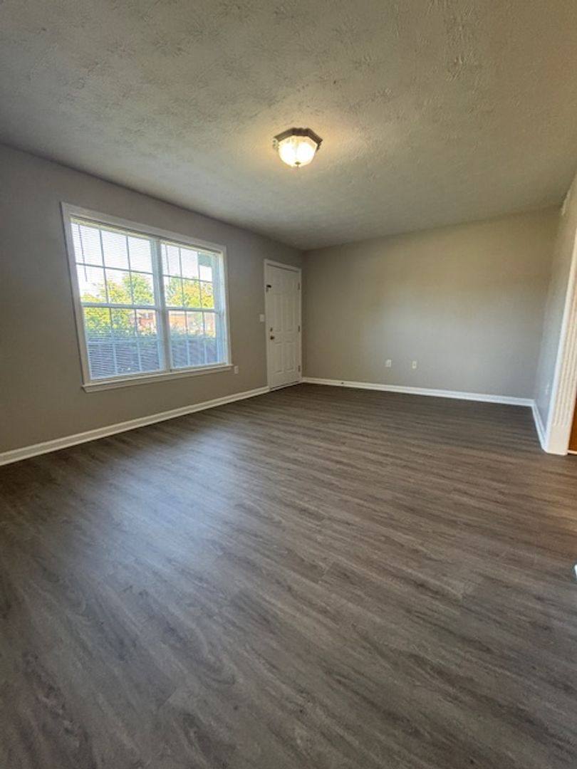 Apartment for rent at 101 Braxton Court, Radcliff, KY 40160