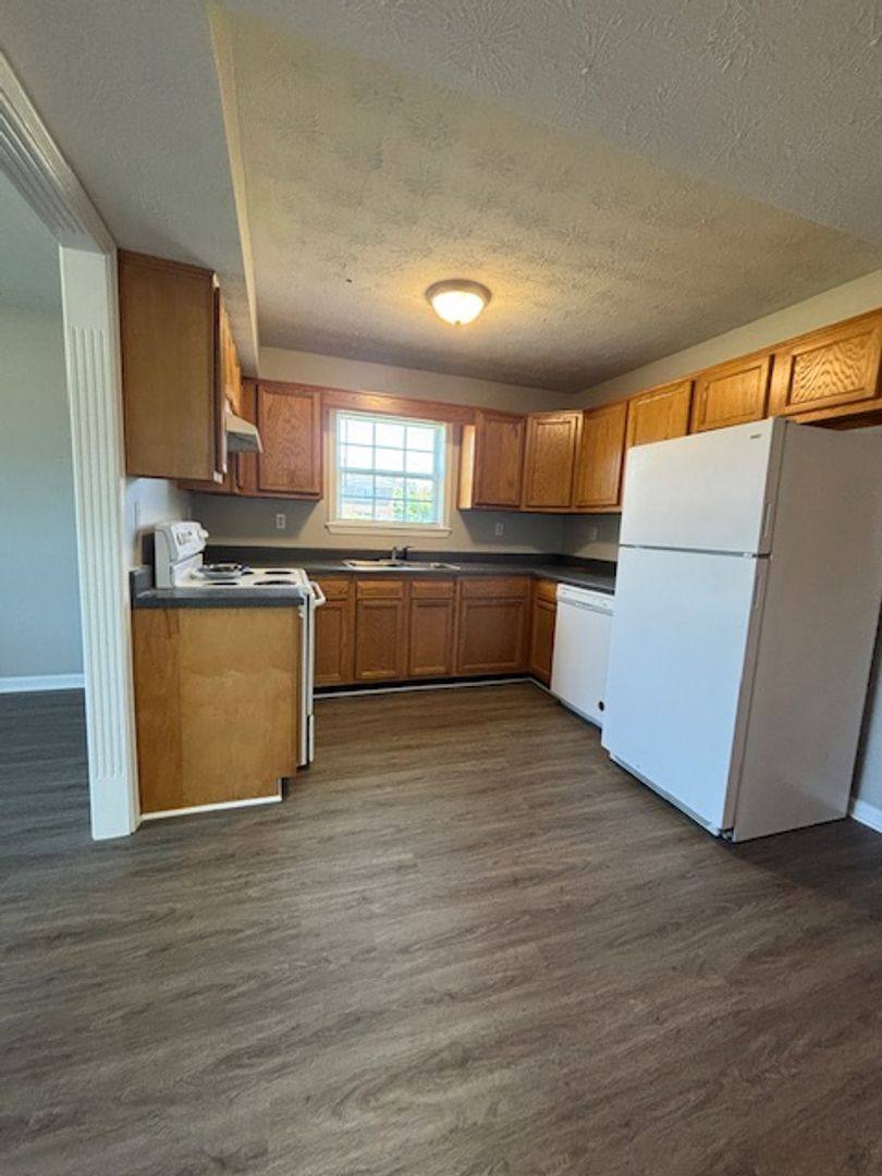 Apartment for rent at 101 Braxton Court, Radcliff, KY 40160