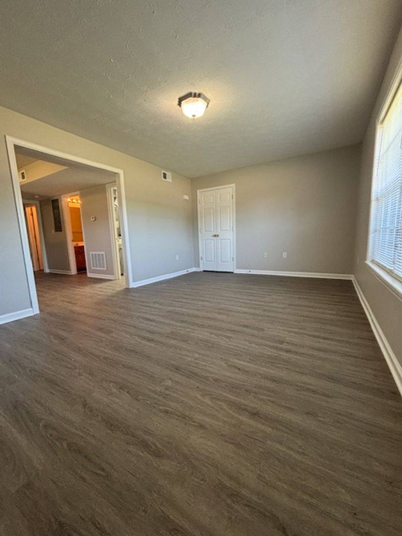 Apartment for rent at 101 Braxton Court, Radcliff, KY 40160