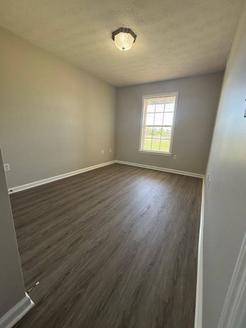 Apartment for rent at 101 Braxton Court, Radcliff, KY 40160