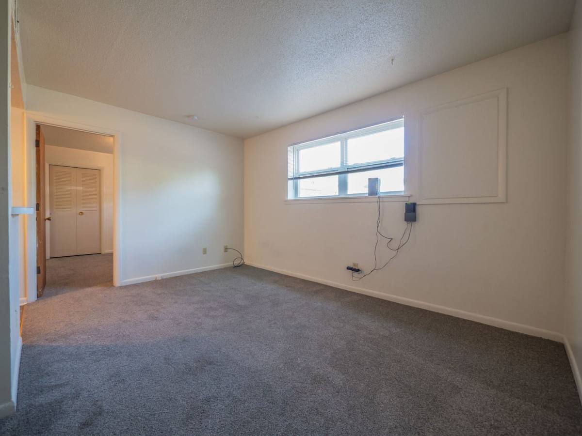 Apartment for rent at 1121-1115 N College Dr, Maryville, MO 64468