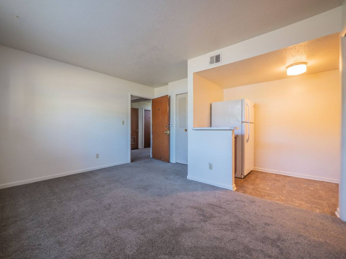 Apartment for rent at 1121-1115 N College Dr, Maryville, MO 64468