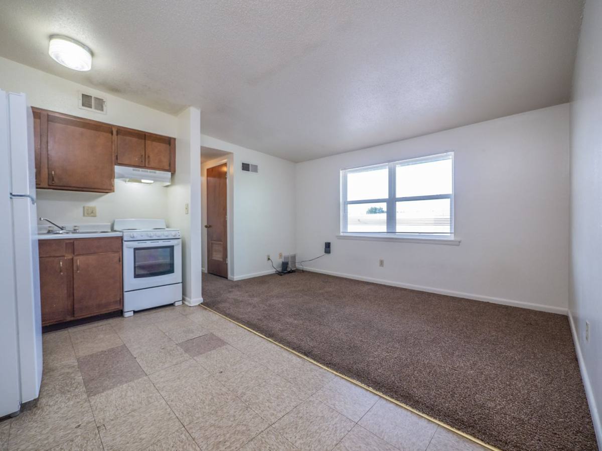 Apartment for rent at 1121-1115 N College Dr, Maryville, MO 64468