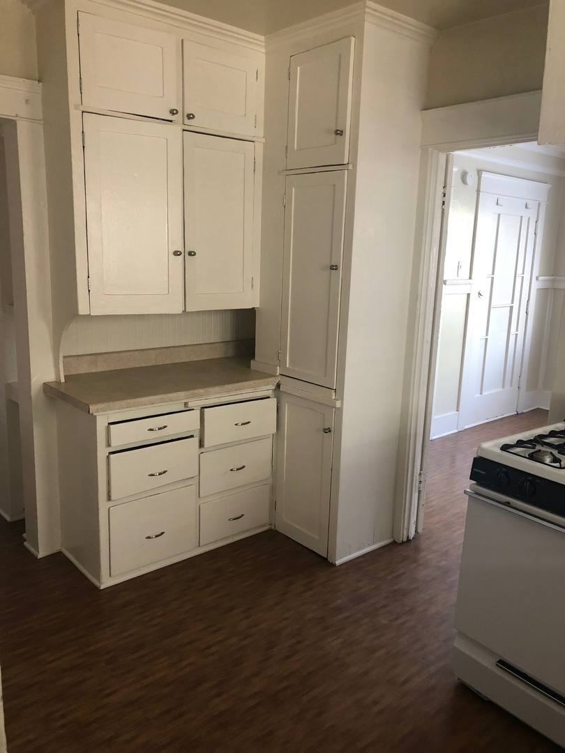 Apartment for rent at 431 Rose Ave, Long Beach, CA 90802