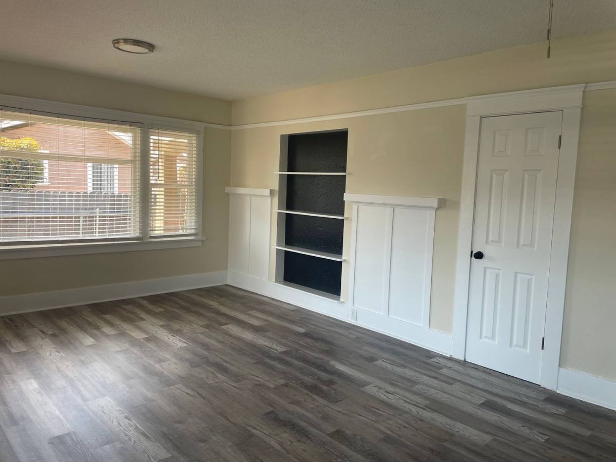 Apartment for rent at 431 Rose Ave, Long Beach, CA 90802