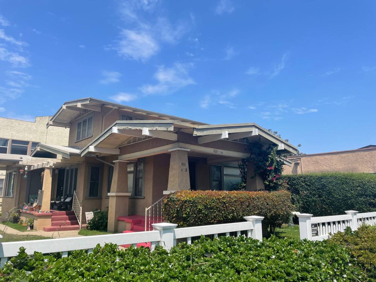 Apartment for rent at 431 Rose Ave, Long Beach, CA 90802
