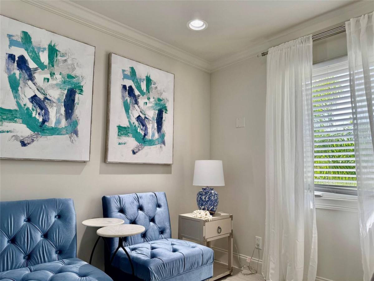 Townhouse for rent at 1010 NE 8th Ave, Delray Beach, FL 33483