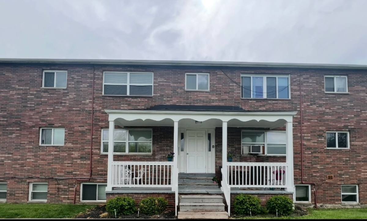 Apartment for rent at 4241-4245 Manhattan Ave, Brunswick, OH 44212