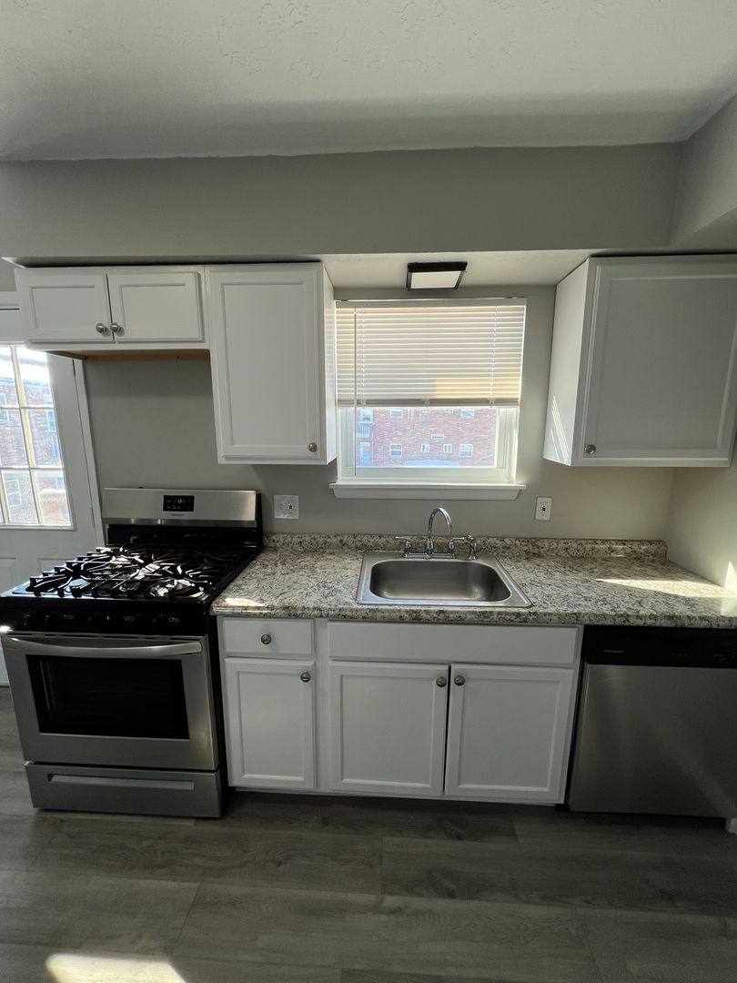 Apartment for rent at 4241-4245 Manhattan Ave, Brunswick, OH 44212