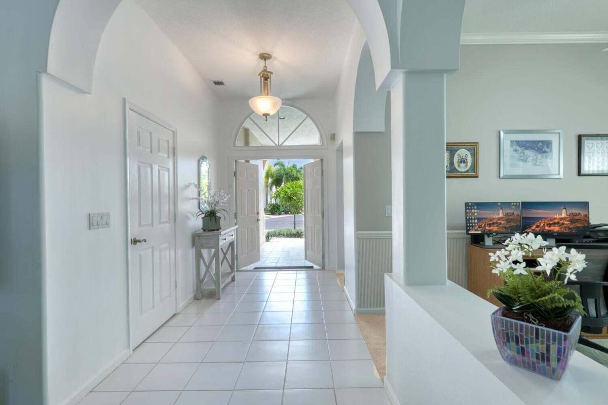 Apartment for rent at 1232 Avondale Lane, West Palm Beach, FL 33409