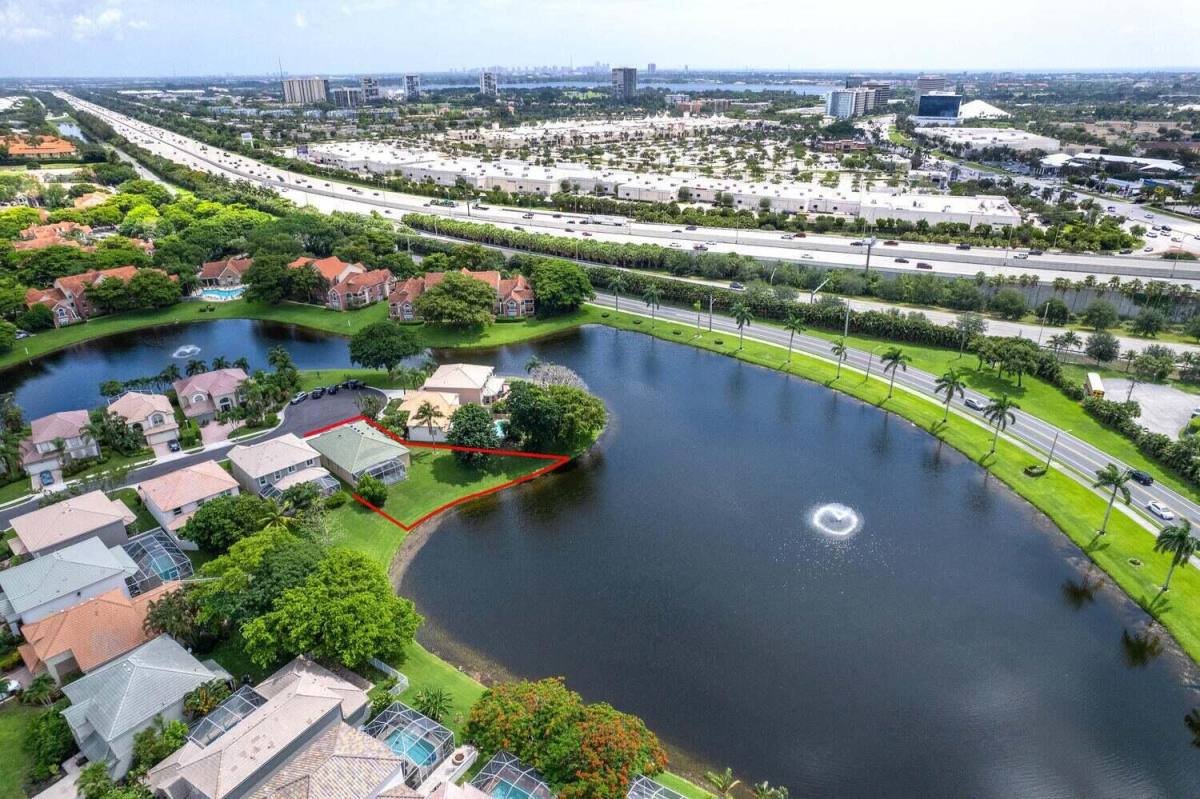 Apartment for rent at 1232 Avondale Lane, West Palm Beach, FL 33409