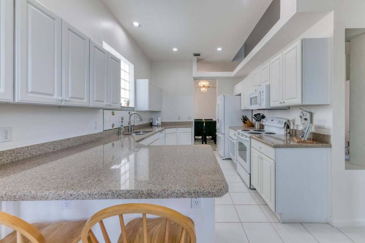 Apartment for rent at 1232 Avondale Lane, West Palm Beach, FL 33409