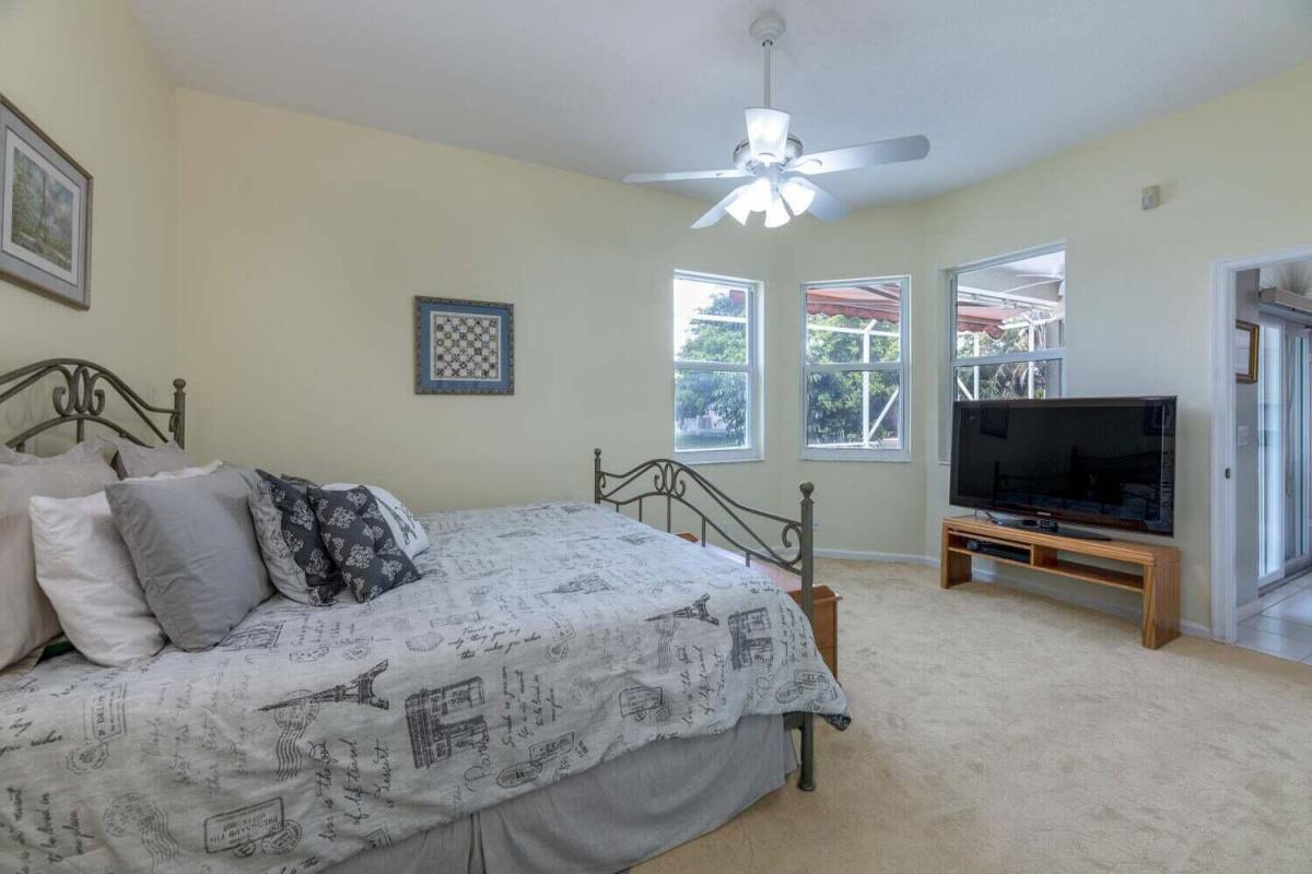Apartment for rent at 1232 Avondale Lane, West Palm Beach, FL 33409