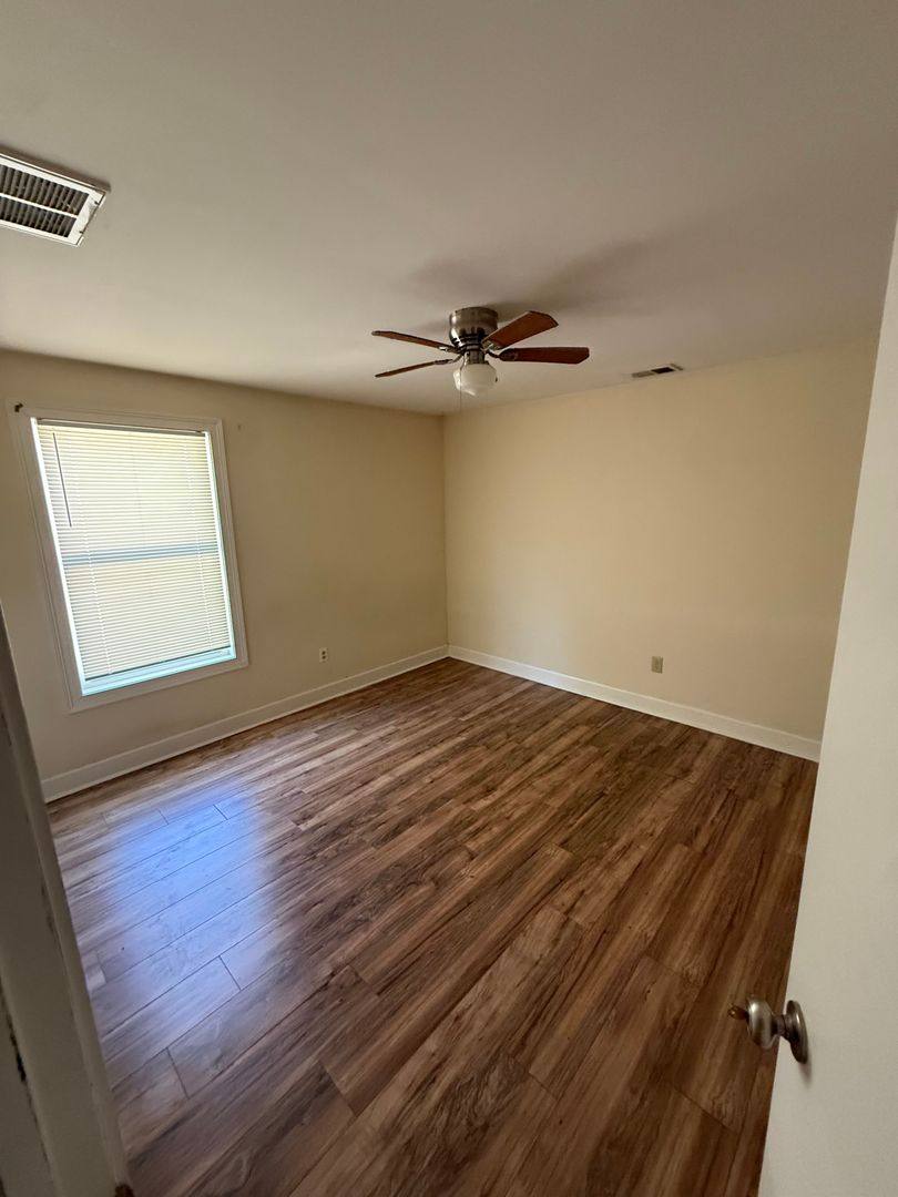 House for rent at 621 Golfview Dr, Lexington, KY 40504