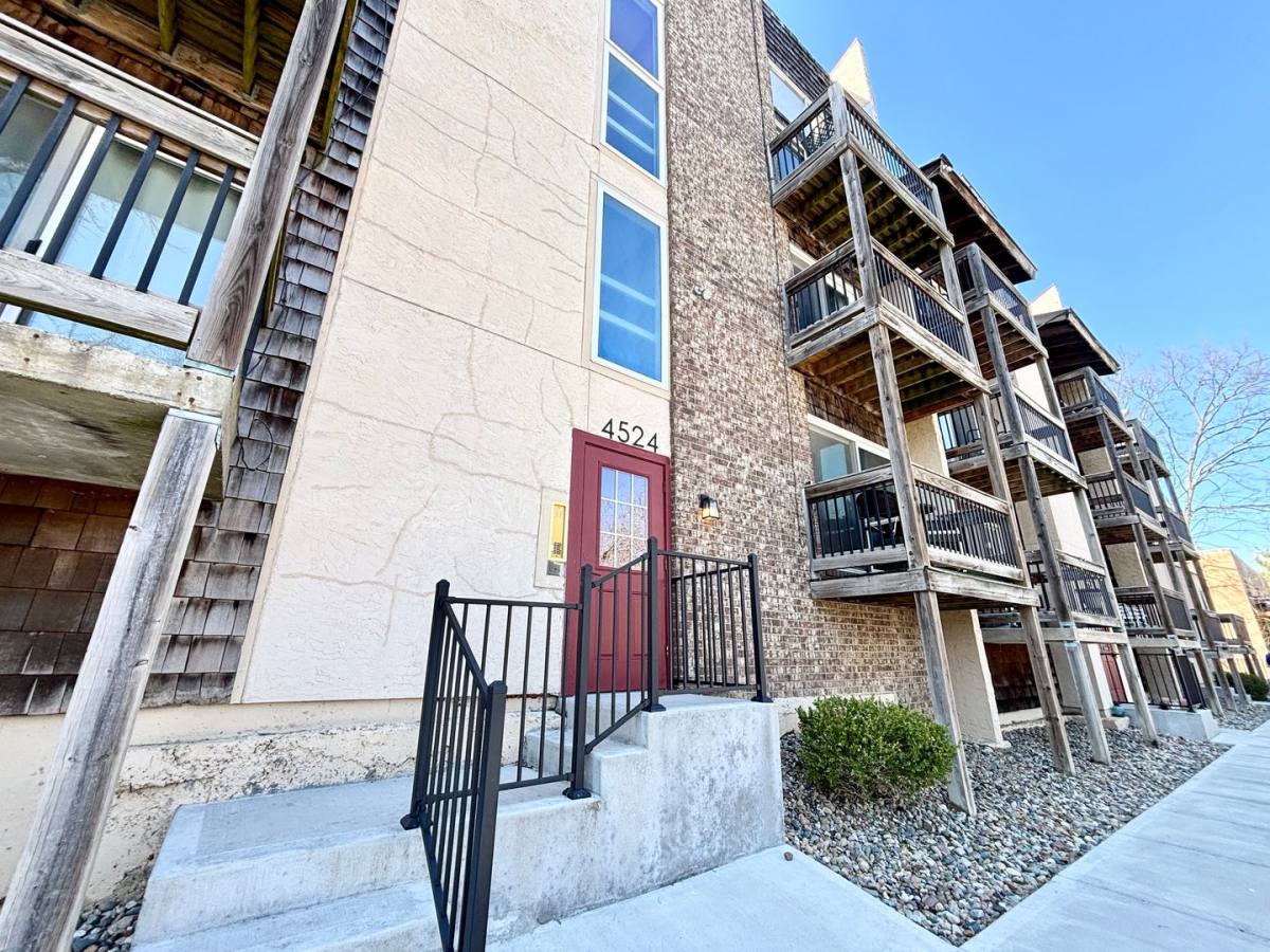 Condo for rent at 4524 Holly St #24, Kansas City, MO 64111