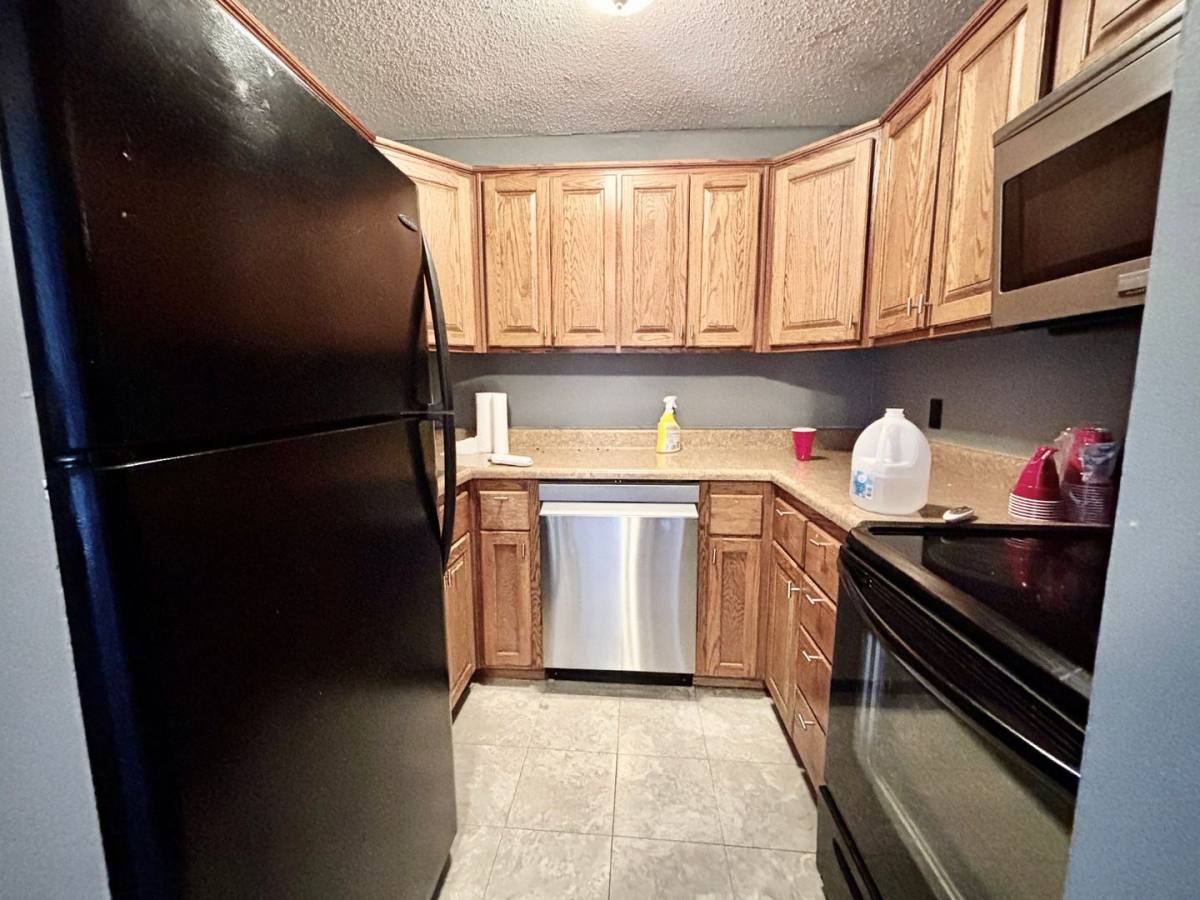 Condo for rent at 4524 Holly St #24, Kansas City, MO 64111