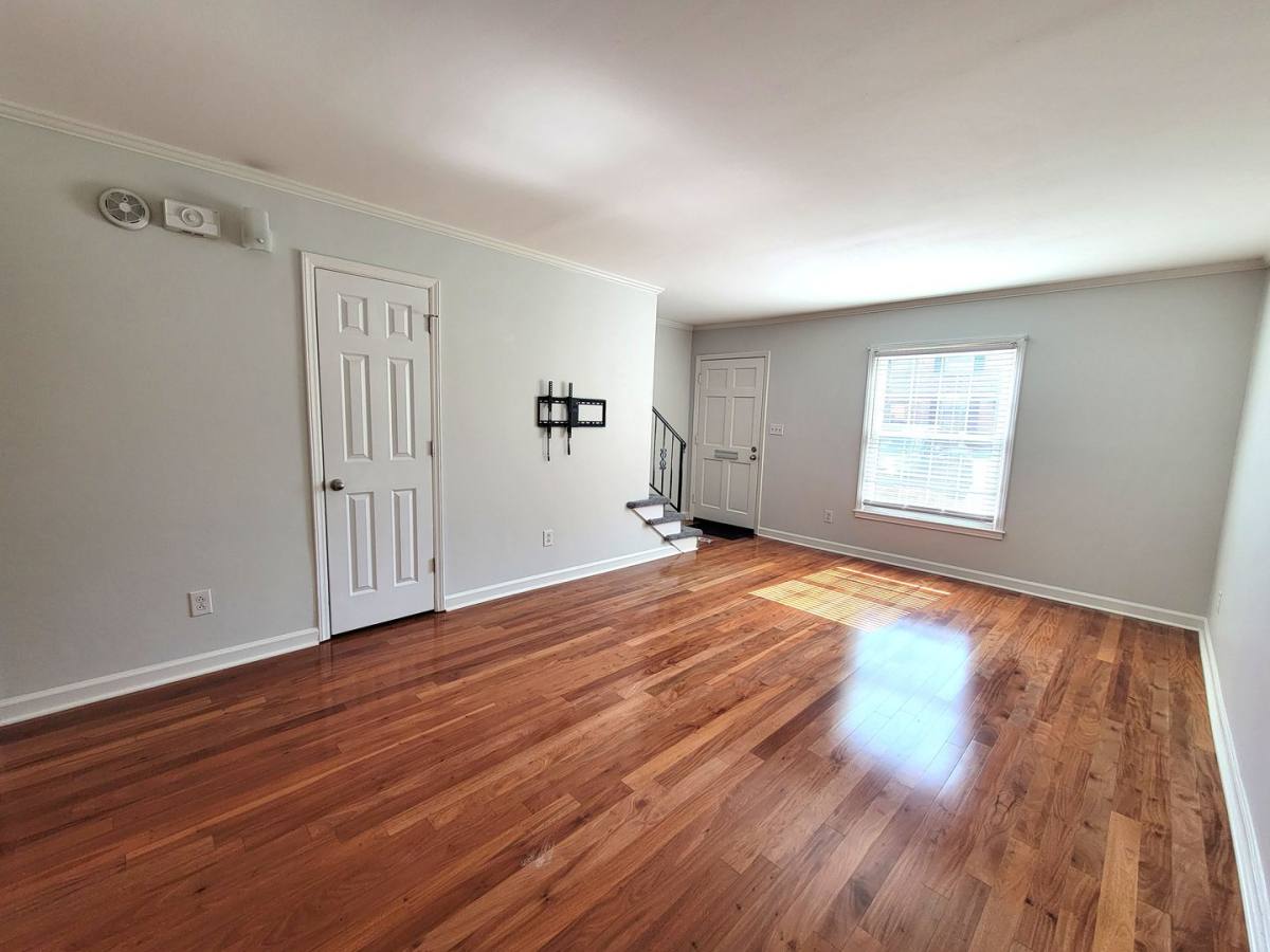 Townhouse for rent at 3720 Park Rd, Charlotte, NC 28209