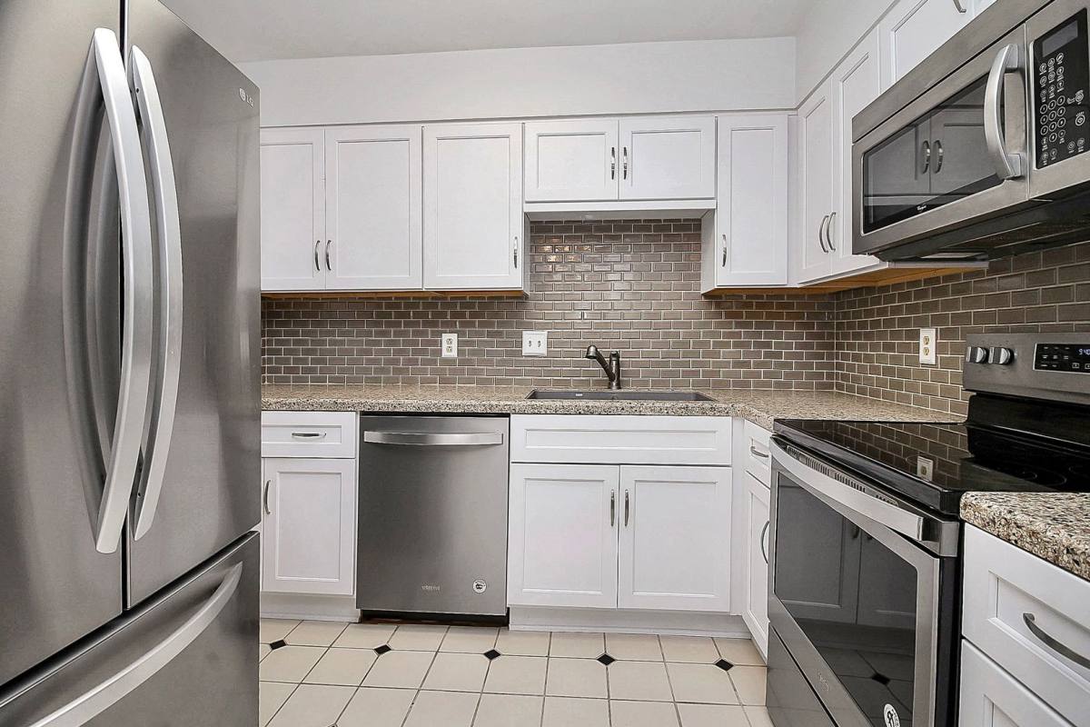 Townhouse for rent at 3720 Park Rd, Charlotte, NC 28209