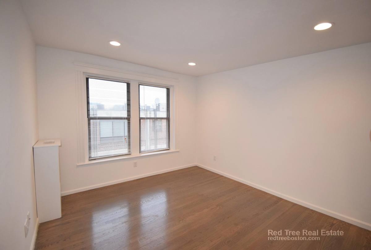 Apartment for rent at 19 Peterborough St #17, Boston, MA 02215