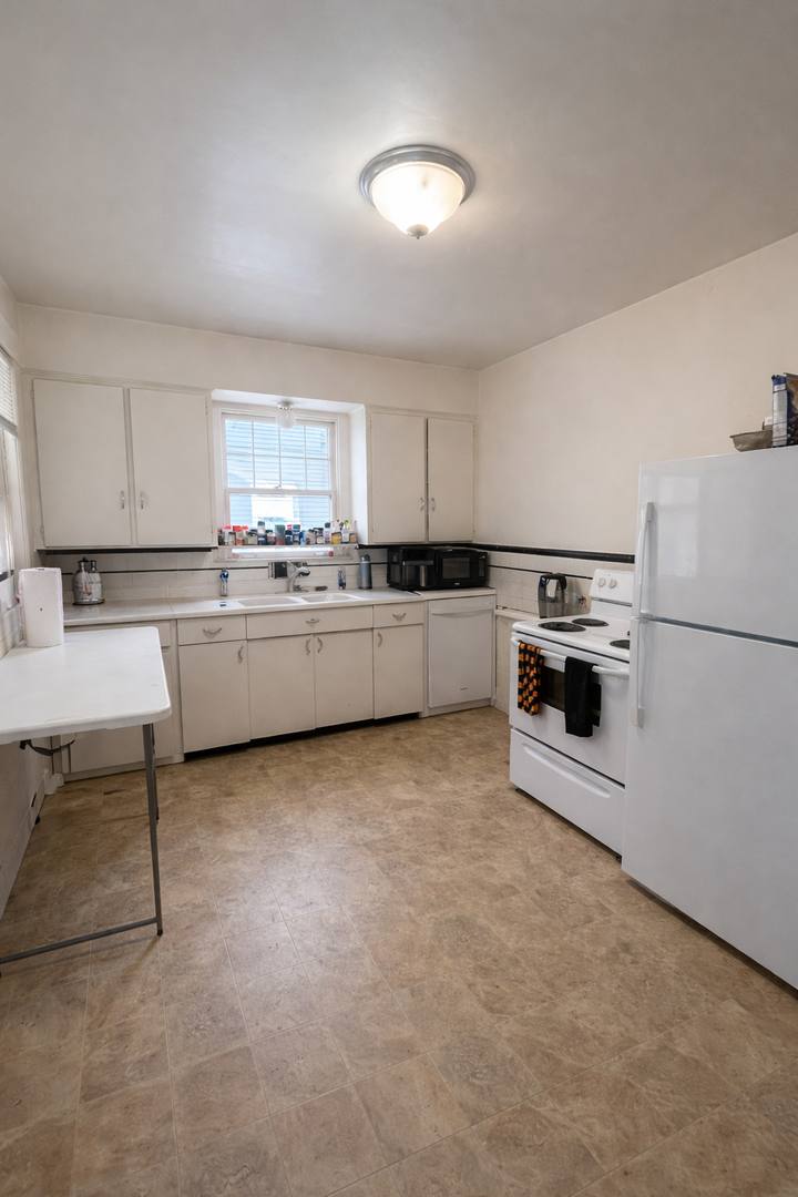 Apartment for rent at 1803 Hill St, Ann Arbor, MI 48104