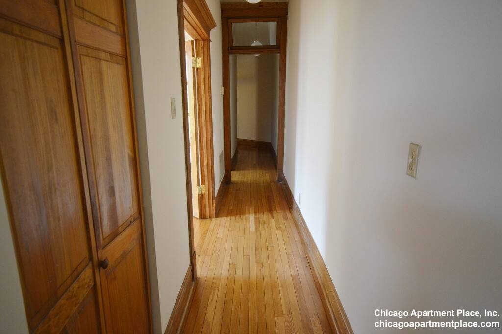 Apartment for rent at 1417 W Belle Plaine Ave #2, Chicago, IL 60613
