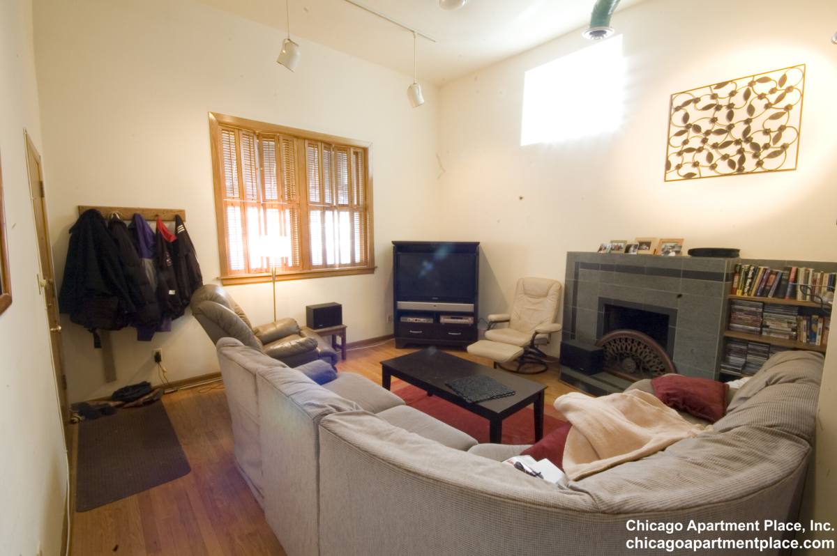 Apartment for rent at 1758 N Clybourn #1, Chicago, IL 60614