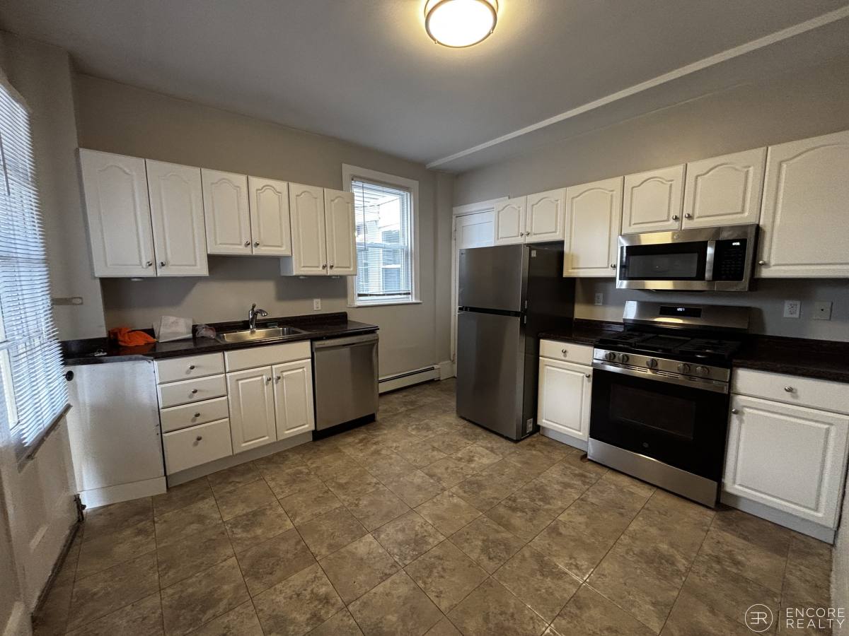 Apartment for rent at 63 Dana St #8, Cambridge, MA 02138