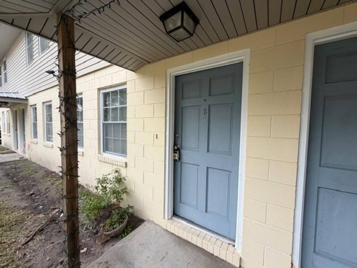 Apartment for rent at 502 Prince St, Brunswick, GA 31520