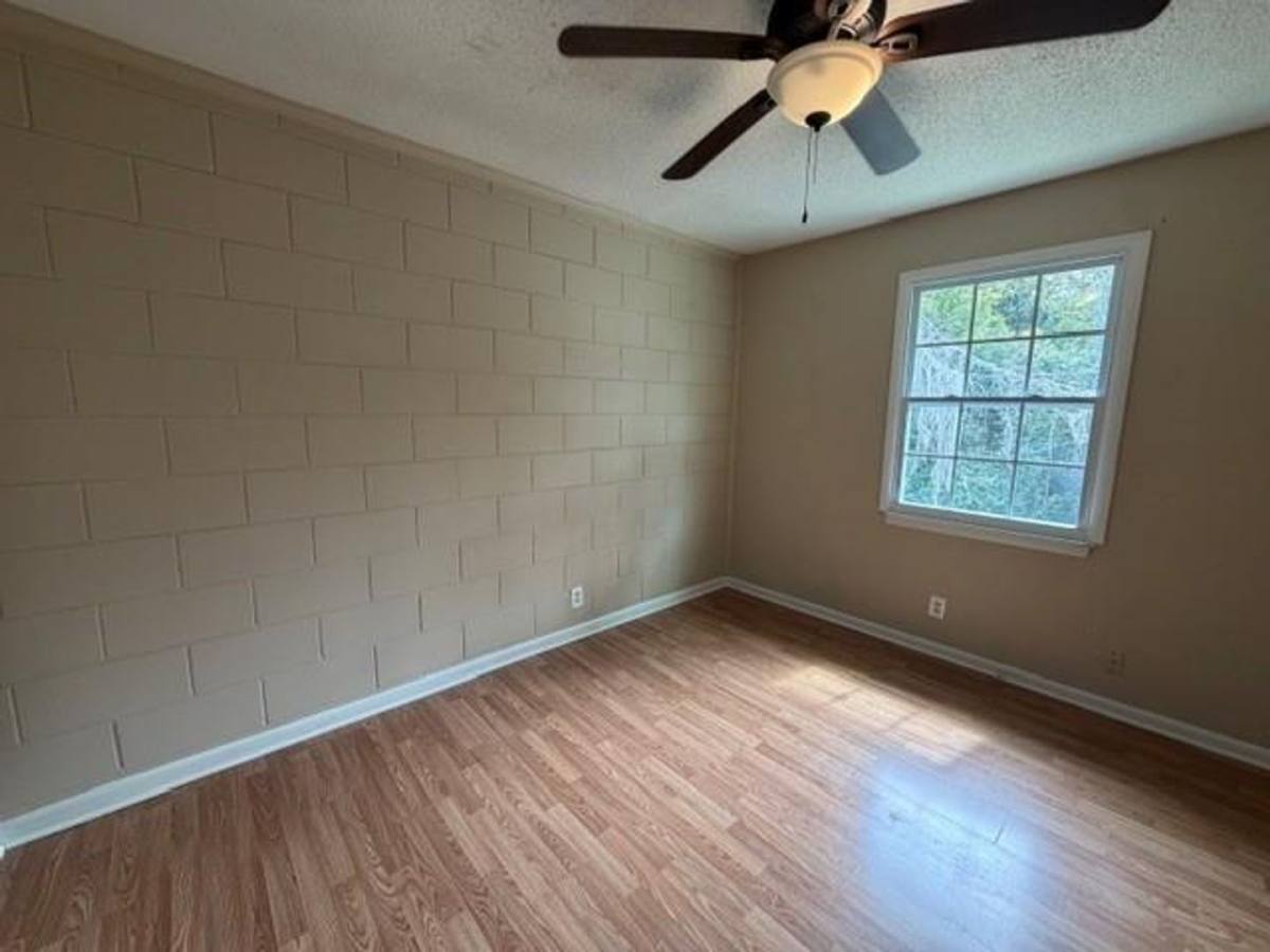 Apartment for rent at 502 Prince St, Brunswick, GA 31520