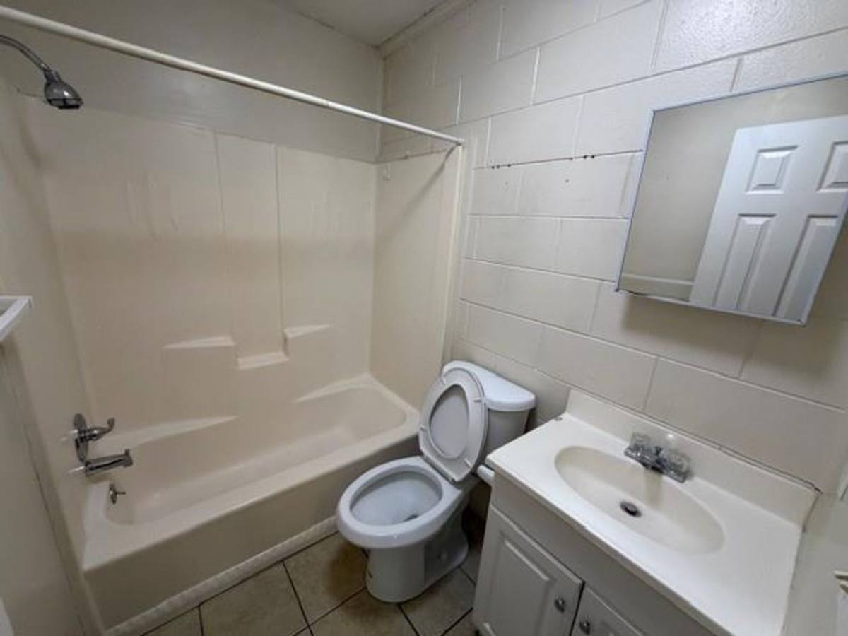 Apartment for rent at 502 Prince St, Brunswick, GA 31520