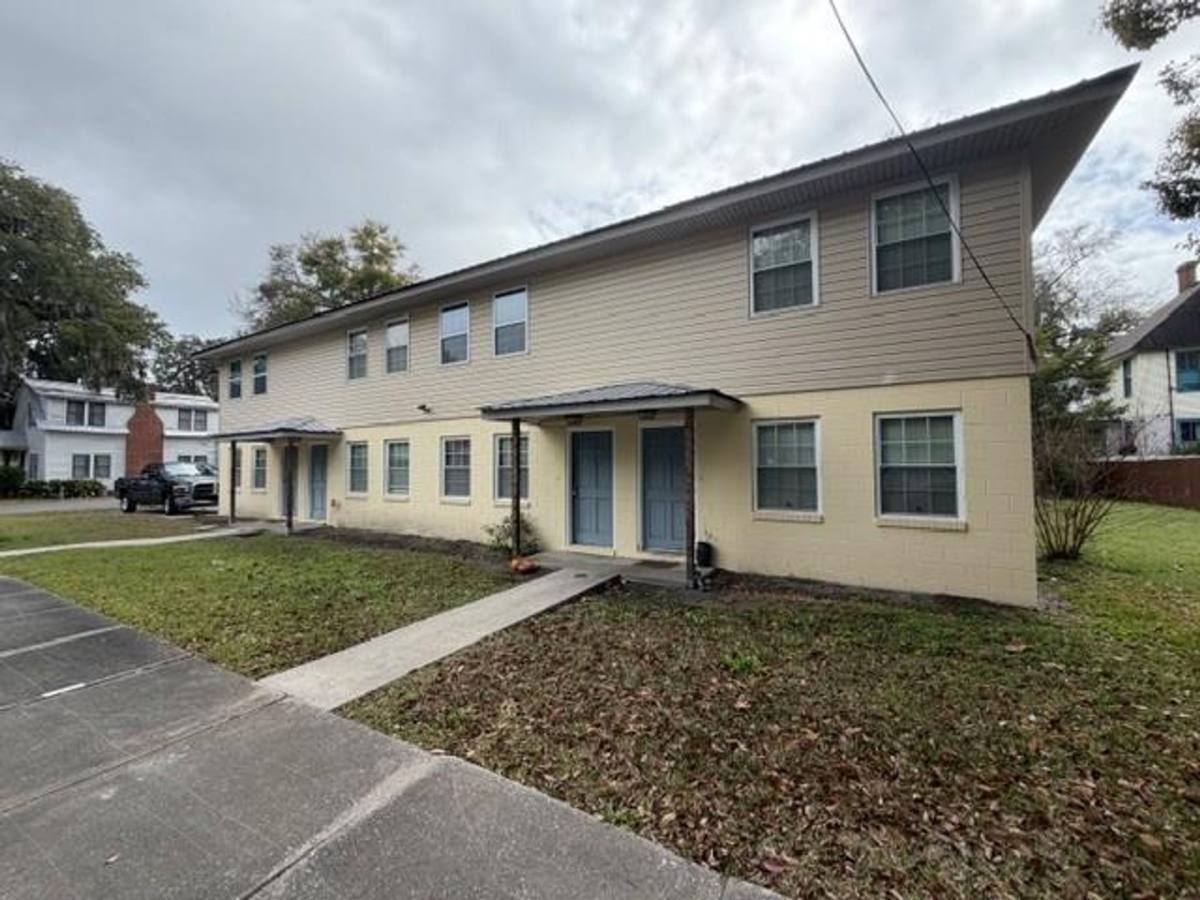 Apartment for rent at 502 Prince St, Brunswick, GA 31520