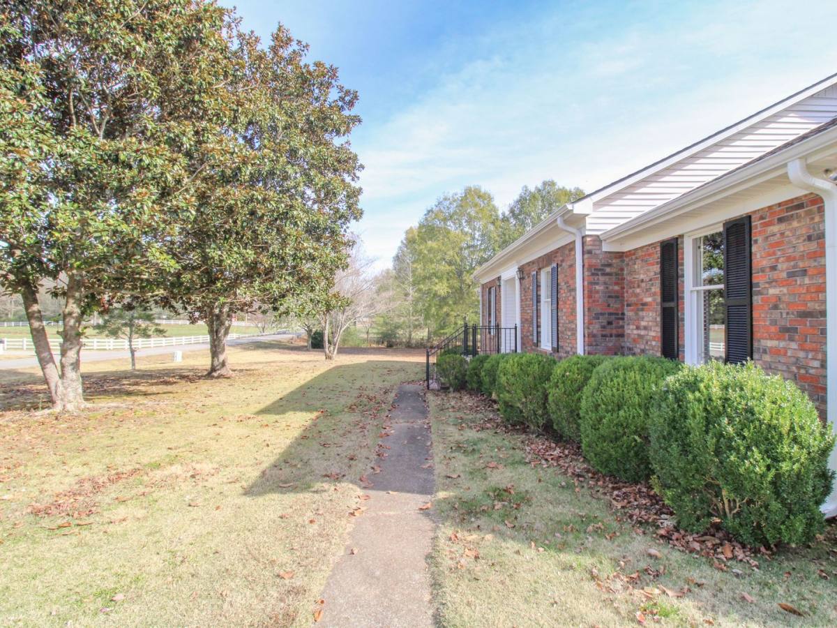 House for rent at 530 Rose St, Rogersville, AL 35652