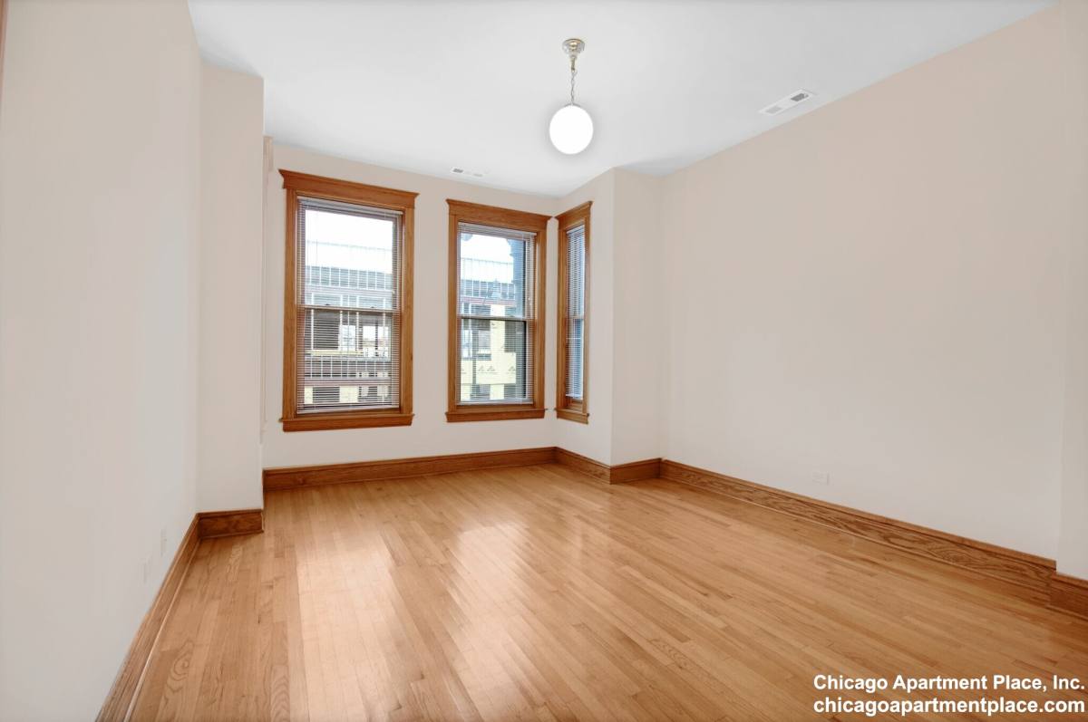 Apartment for rent at 2748 N Lincoln Ave #3, Chicago, IL 60614