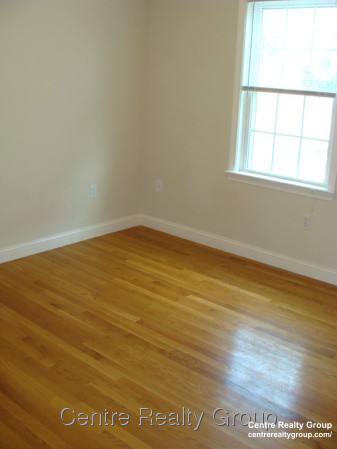 Townhouse for rent at 84 Chapel St, Newton, MA 02458