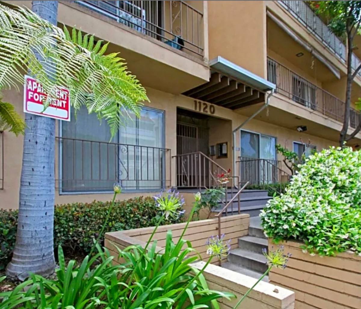 Apartment for rent at 1120 N Fuller Ave, Los Angeles, CA 90046