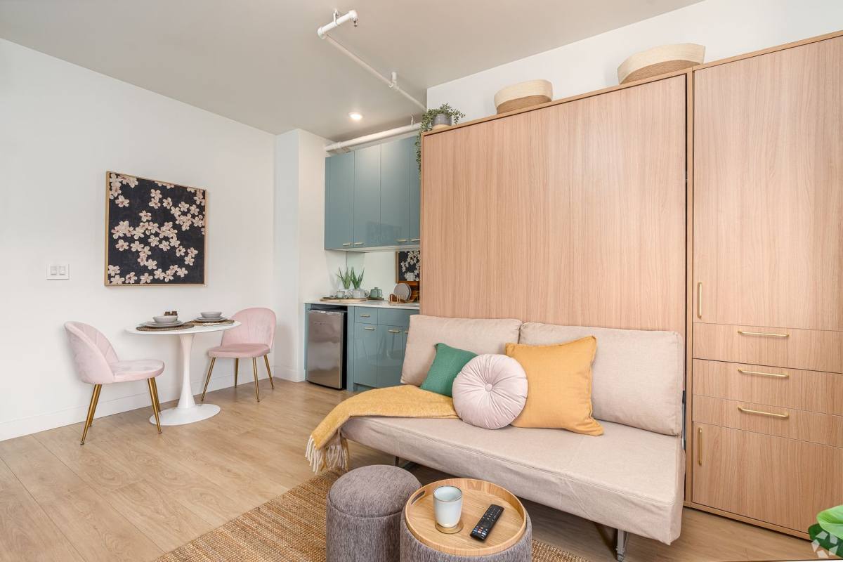Apartment for rent at 202 E Wilson Ave, Glendale, CA 91206