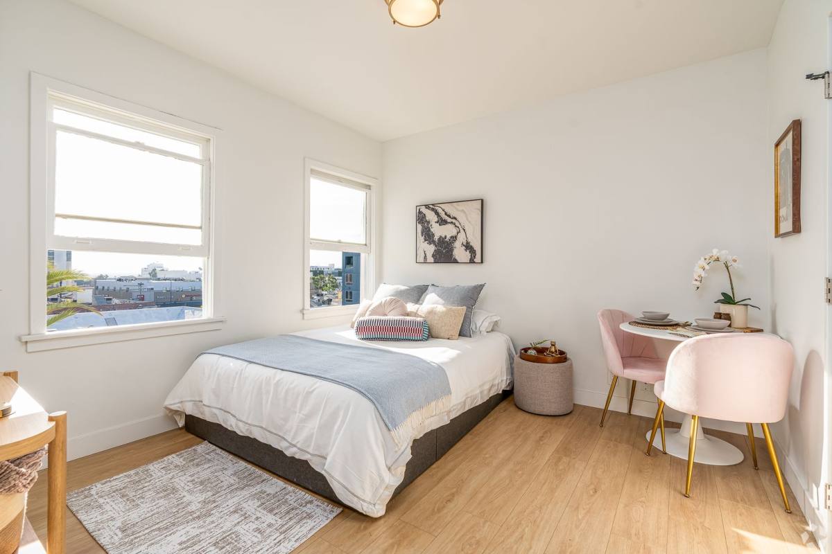 Apartment for rent at 202 E Wilson Ave, Glendale, CA 91206