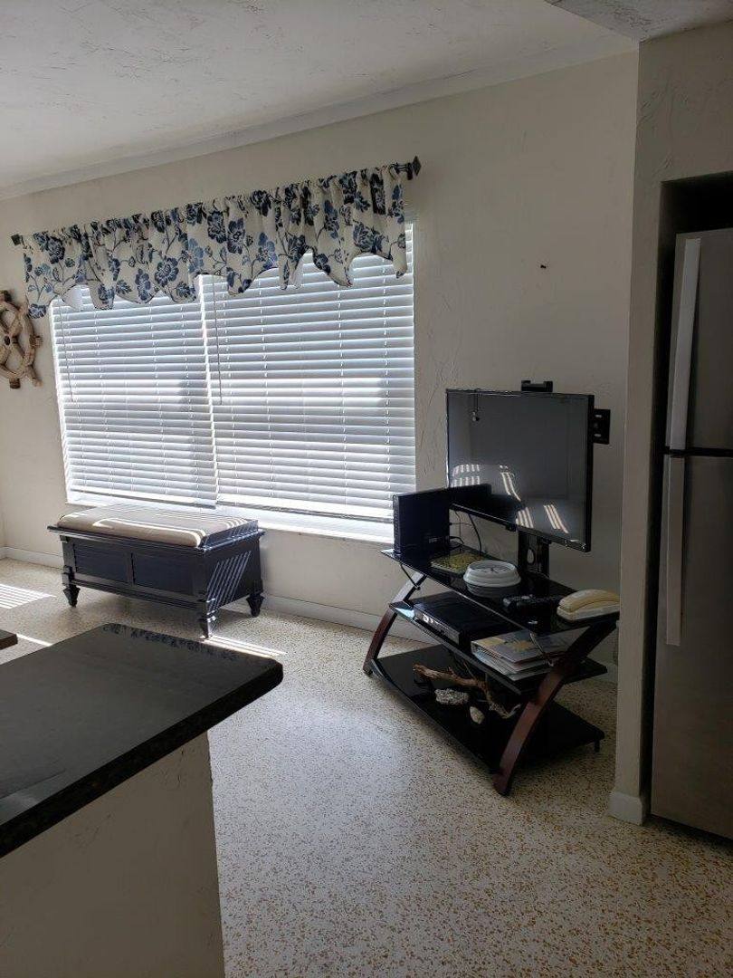 House for rent at 812 Harbor Dr, Venice, FL 34285