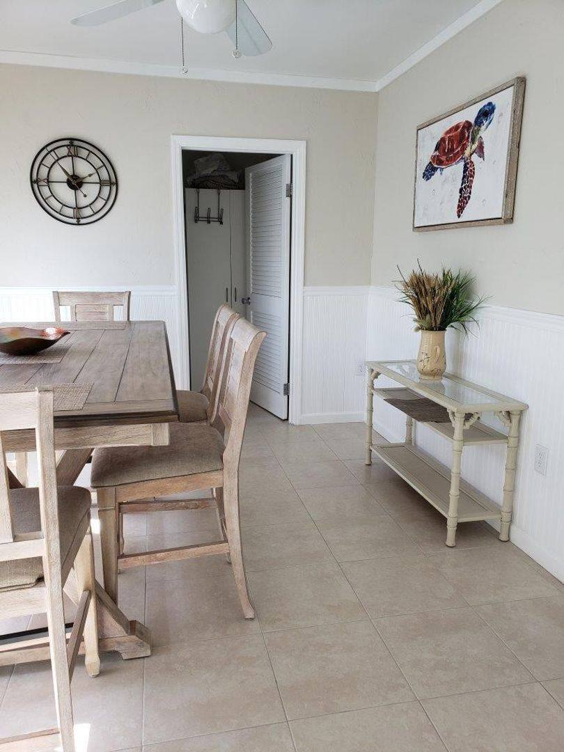 House for rent at 812 Harbor Dr, Venice, FL 34285