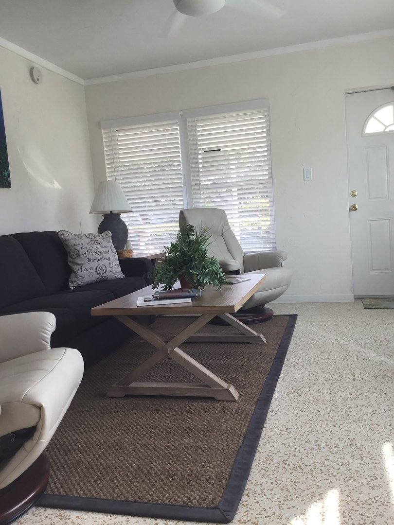 House for rent at 812 Harbor Dr, Venice, FL 34285