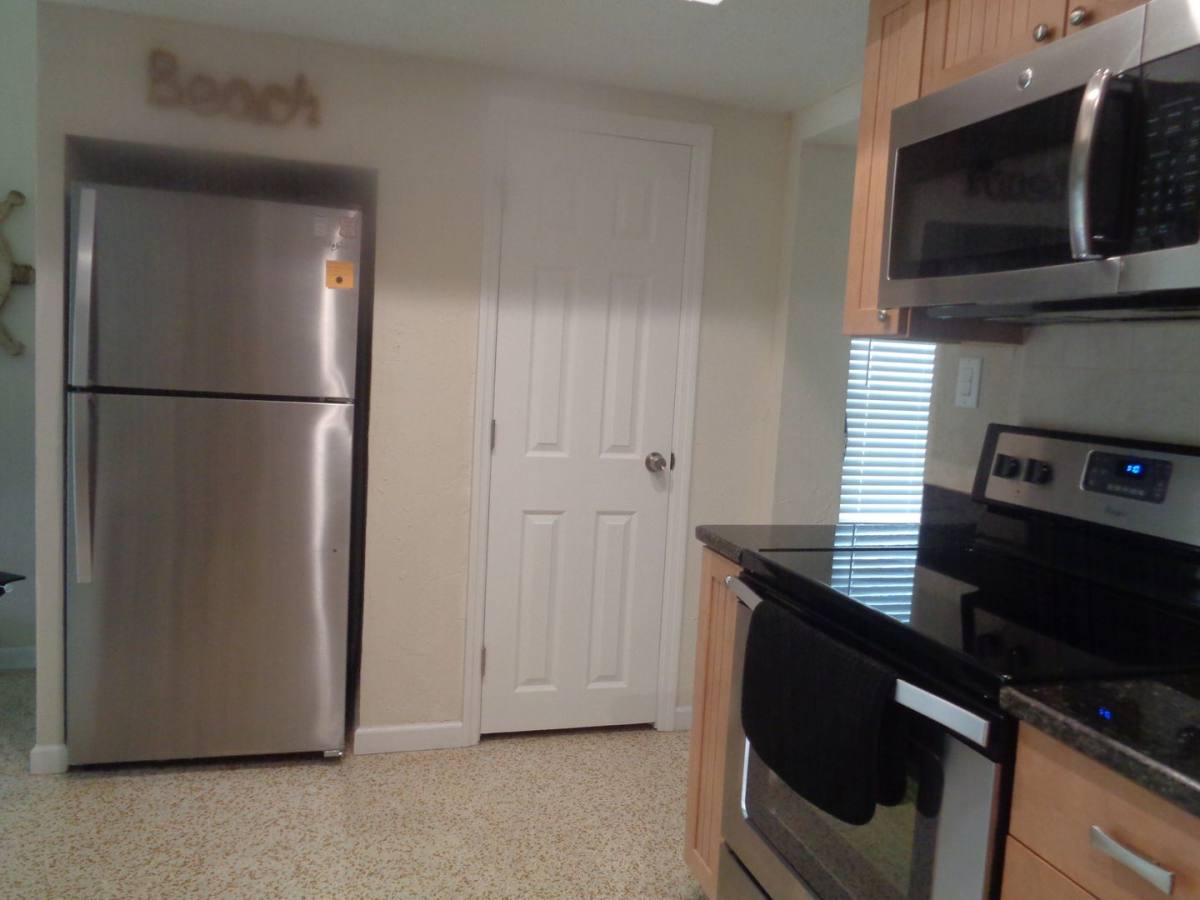House for rent at 812 Harbor Dr, Venice, FL 34285