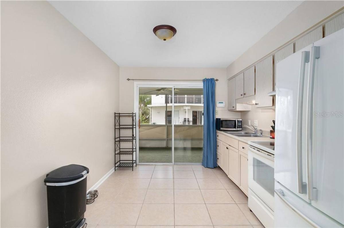 Apartment for rent at 1003 Dora Ave, Tavares, FL 32778