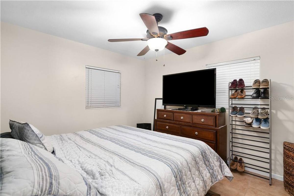 Apartment for rent at 1003 Dora Ave, Tavares, FL 32778