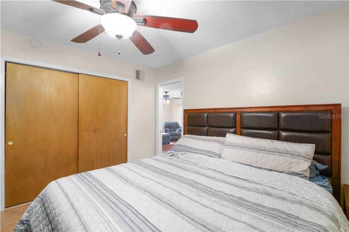 Apartment for rent at 1003 Dora Ave, Tavares, FL 32778