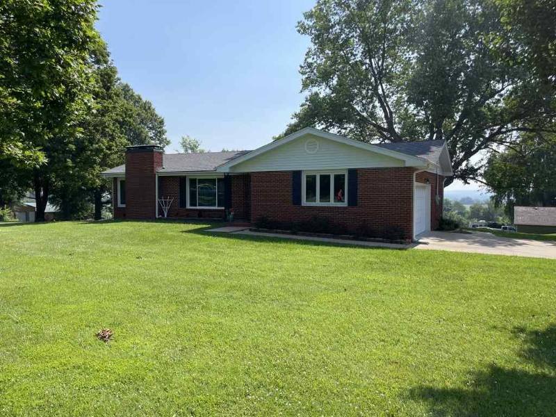 House for rent at 250 E Rosedale Rd, Nixa, MO 65714