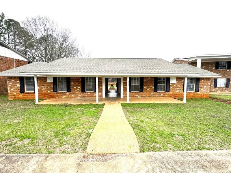 Apartment for rent at 208 Cloverleaf Dr #5, Athens, AL 35611