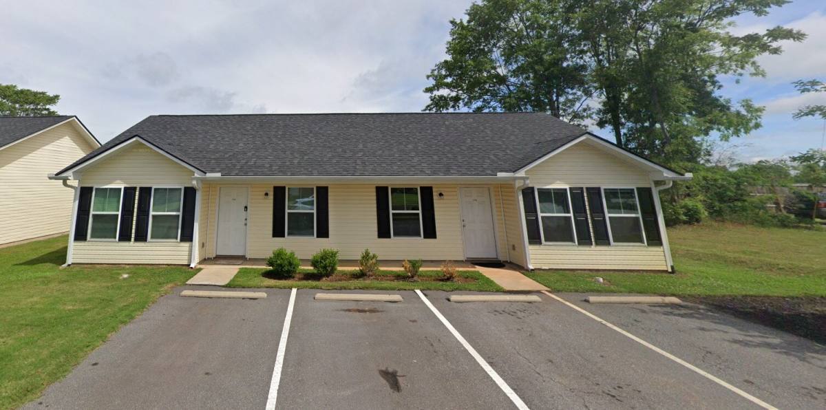 Apartment for rent at 215 Walnut Hill Dr #B, Easley, SC 29642