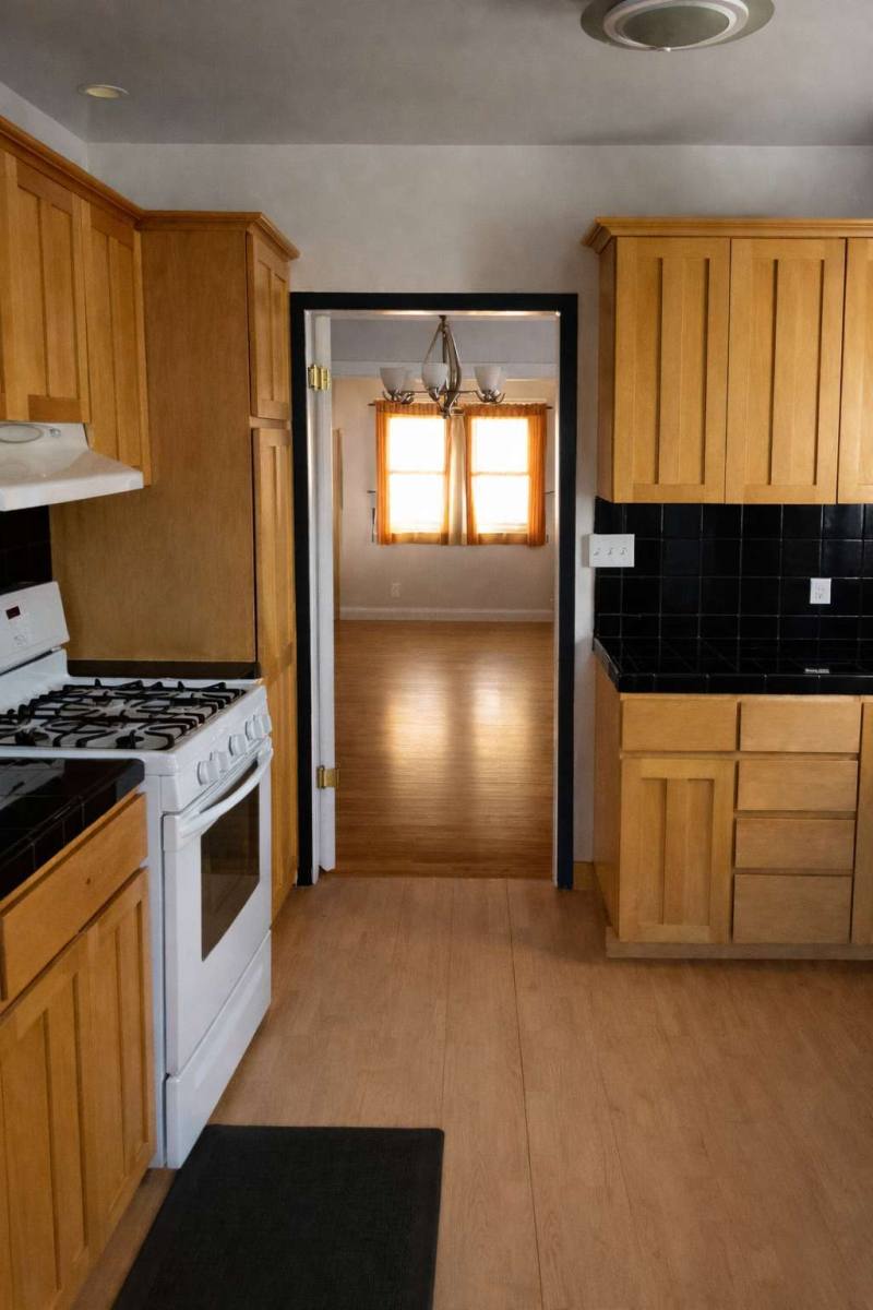 House for rent at 1255 Sunset Ave, Pasadena, CA 91103