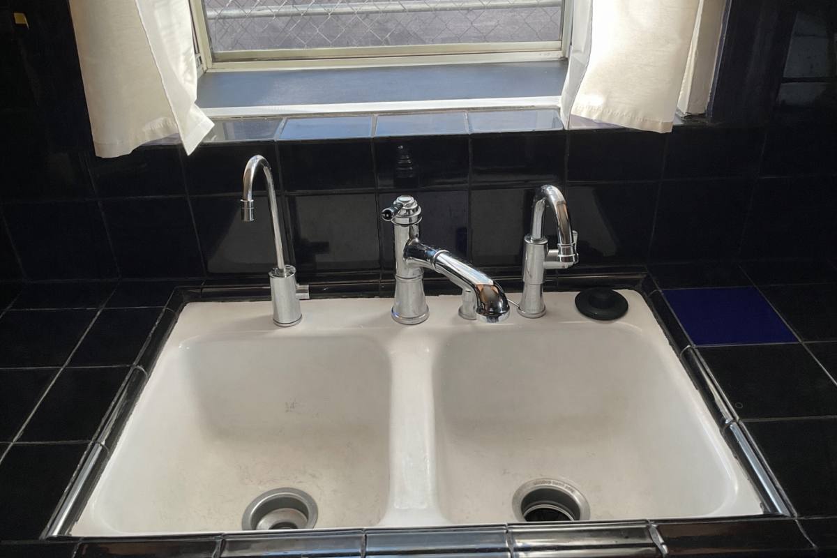House for rent at 1255 Sunset Ave, Pasadena, CA 91103