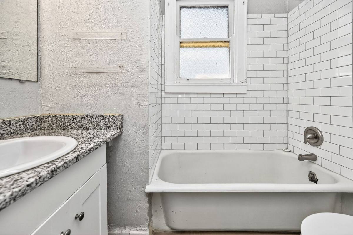 Apartment for rent at 3379 Morrison Ave #3, Cincinnati, OH 45220